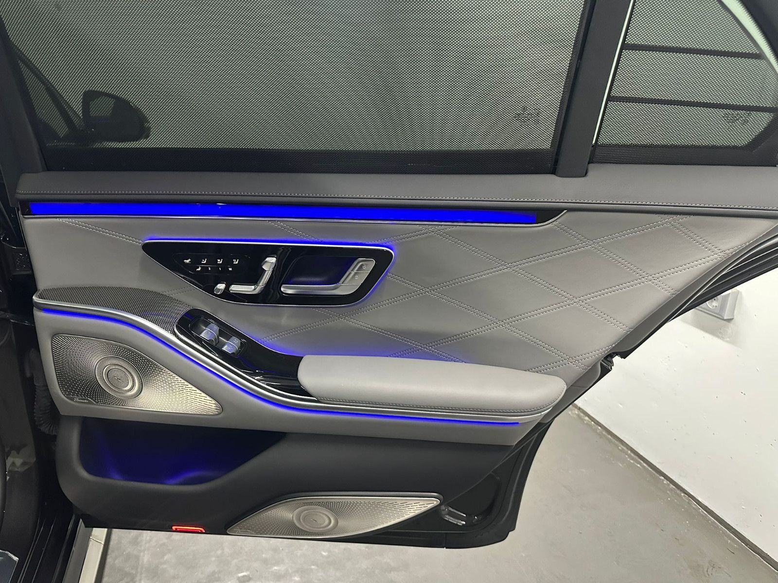 Fahrzeugabbildung Mercedes-Benz S 63 E Performance L *KERAMIK*TV*PANO*