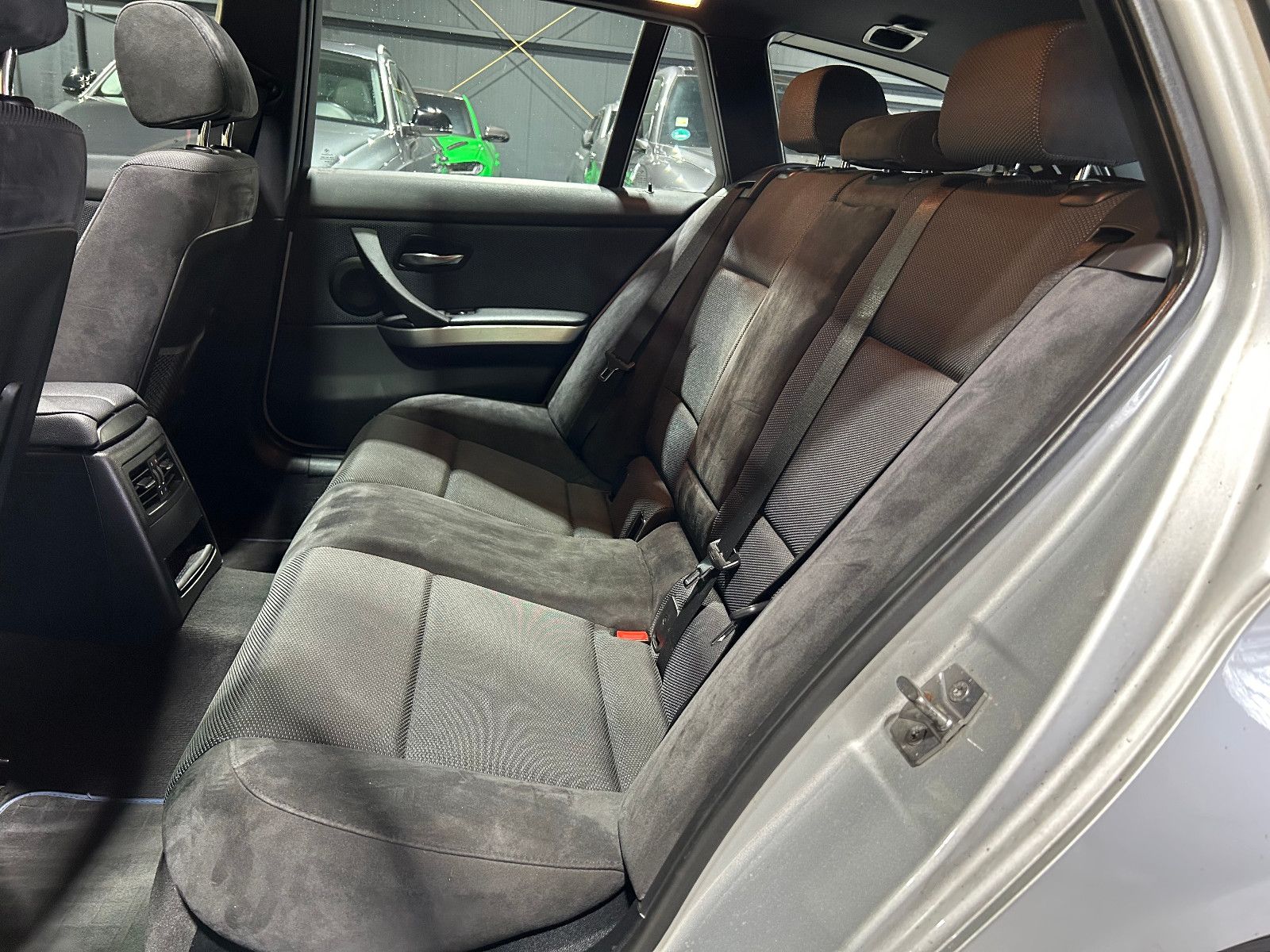 Fahrzeugabbildung BMW 335i xDrive/PANO/ALCANTARA/NAVI/PDC/TEMPOMAT