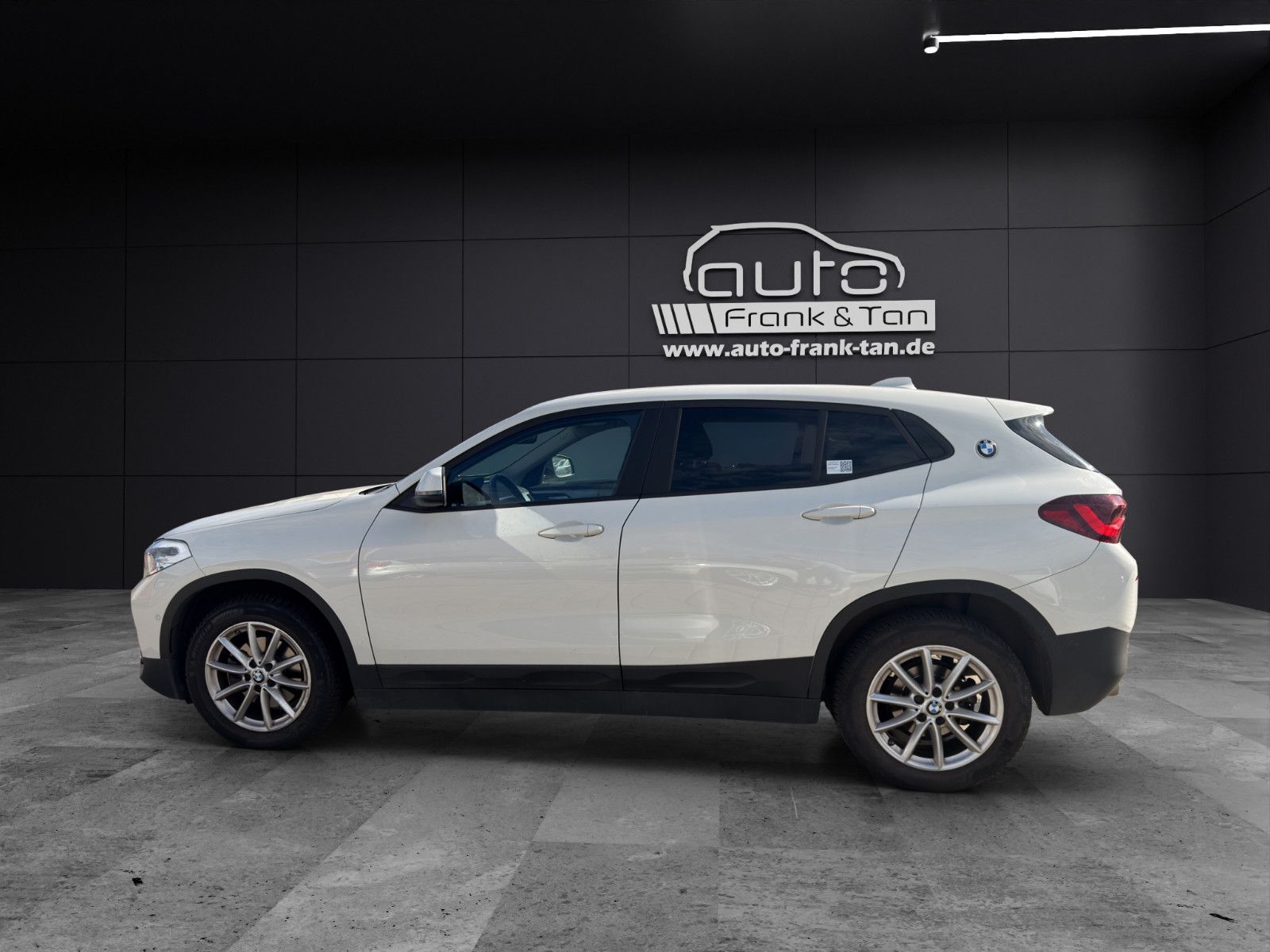 Fahrzeugabbildung BMW X2 sDrive 18 i Advantage/Performance/Tempomat/