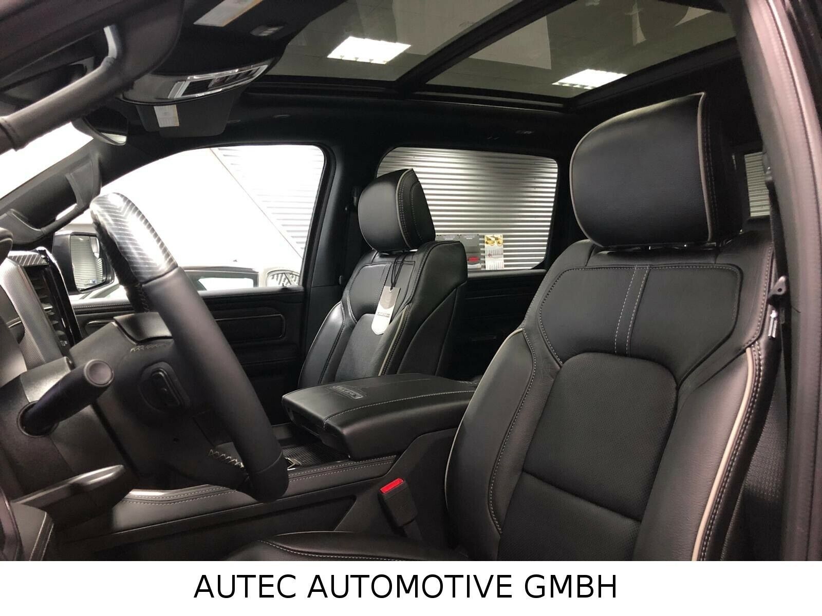 Fahrzeugabbildung Dodge LIMITED NIGHT RAMBOX-TAILGATE-HUD-360°-LPG PRINS