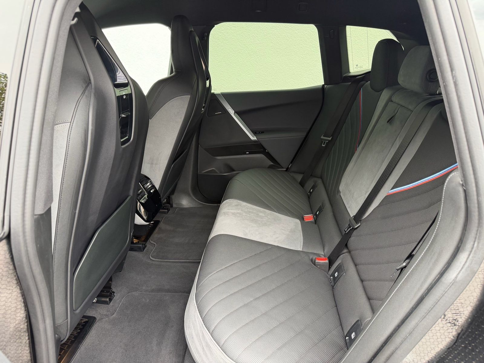 BMW iX xDrive45 M SPORT PRO+AHK+LM22+KAMERA+HK SOUND foto 12