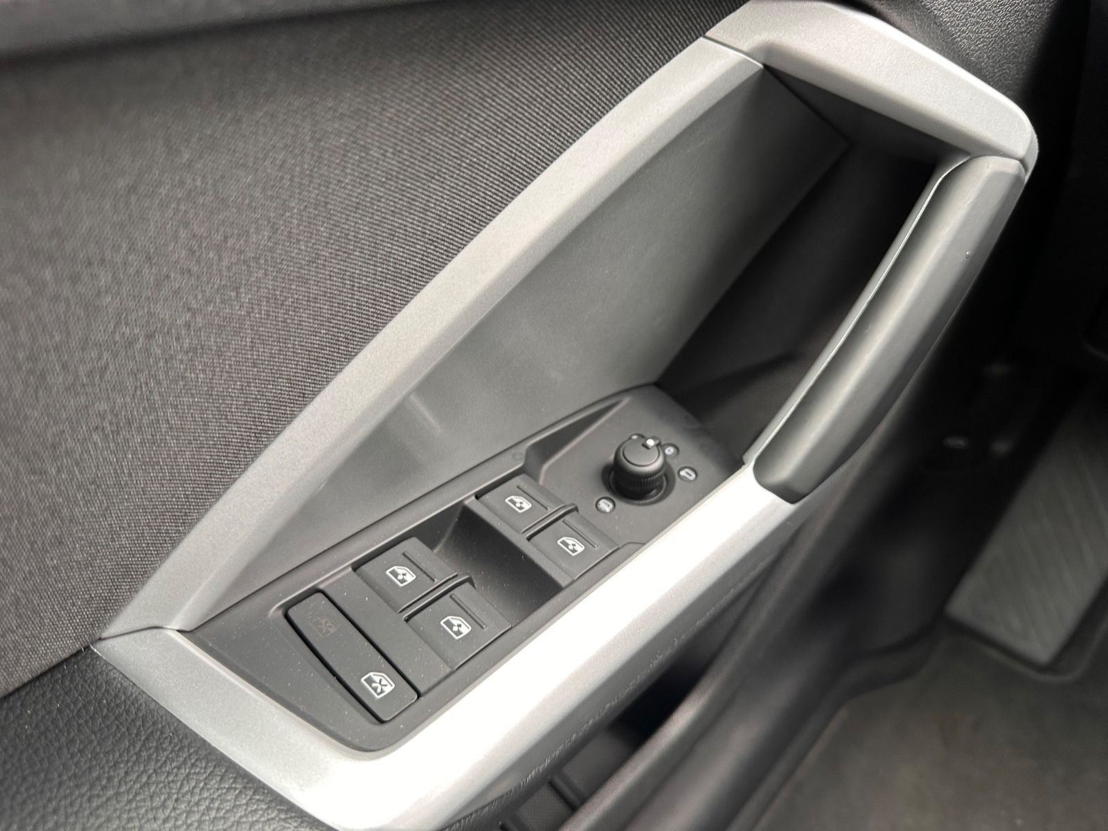 Fahrzeugabbildung Audi Q3 35 TFSI S line S Tronic Navi/ACC/SHZG/LED/PDC