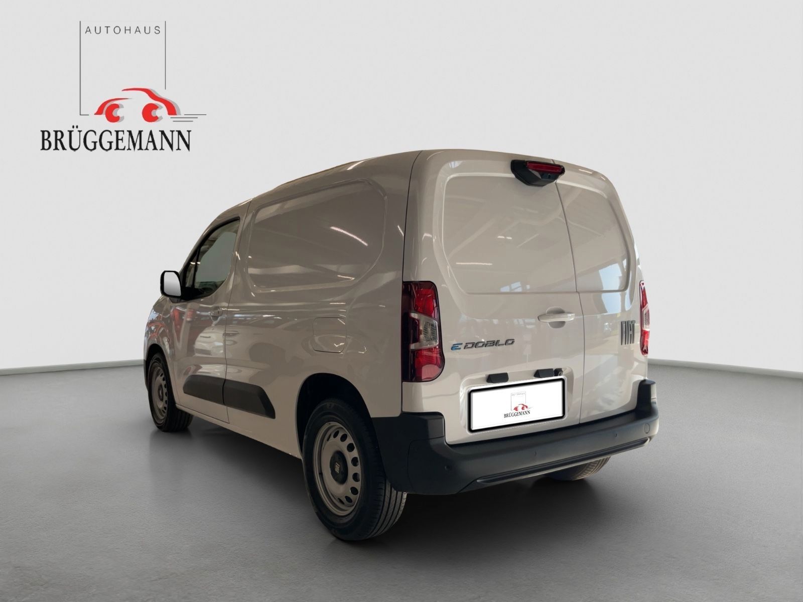 Fahrzeugabbildung Fiat E- Doblò L1 100 KW 50kWh Kamera 10 Zoll Radio