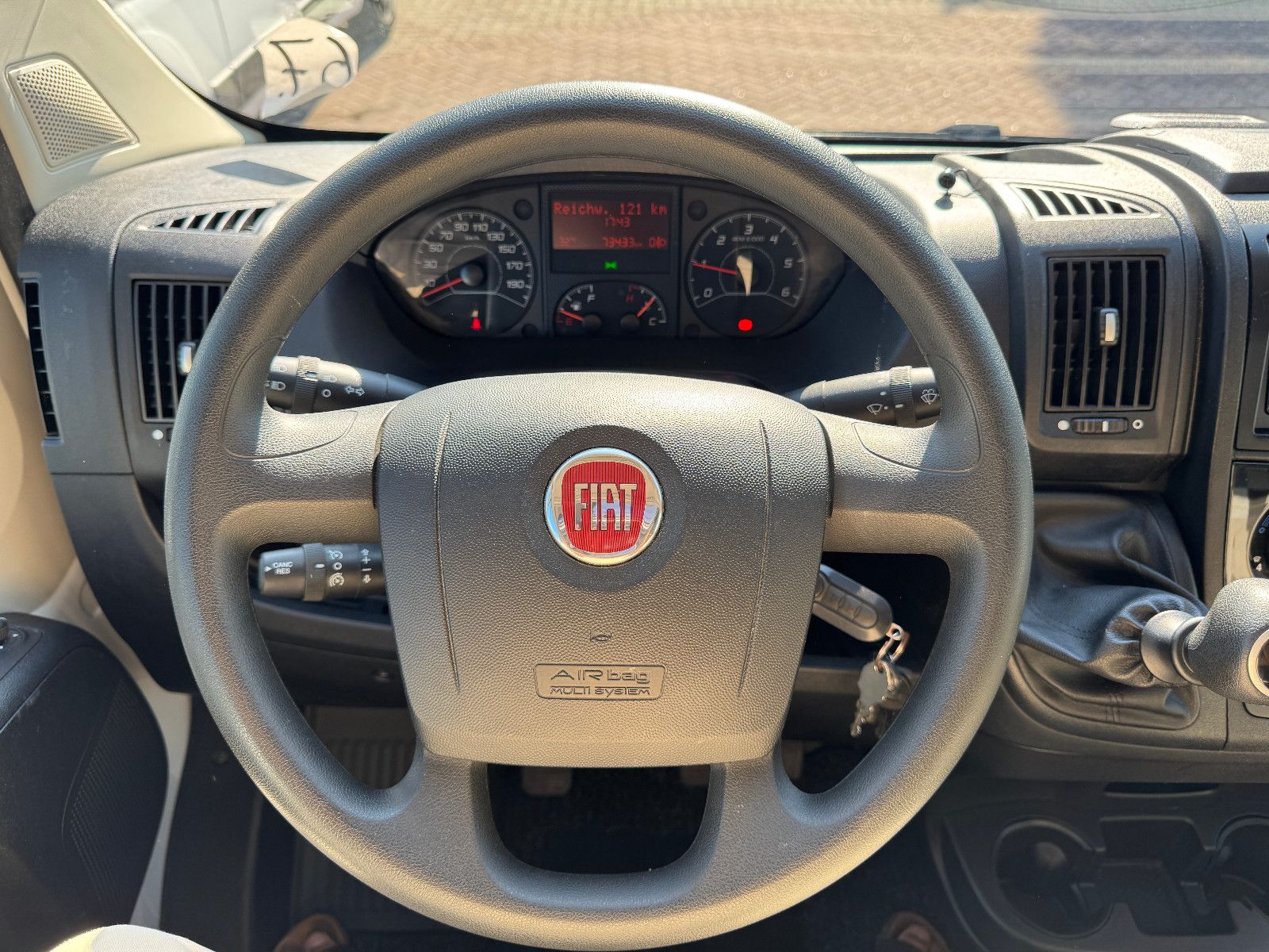 Fahrzeugabbildung Sunlight T 68 FIAT DUCATO NAVI KAMERA SAT TV EB & HUBBETT