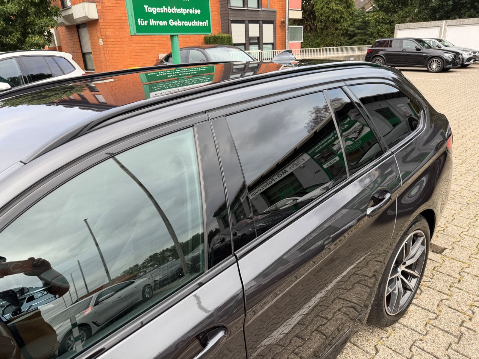 Fahrzeugabbildung BMW 520d Touring M SPORT LASER HUD KAMERA AHK LEDER