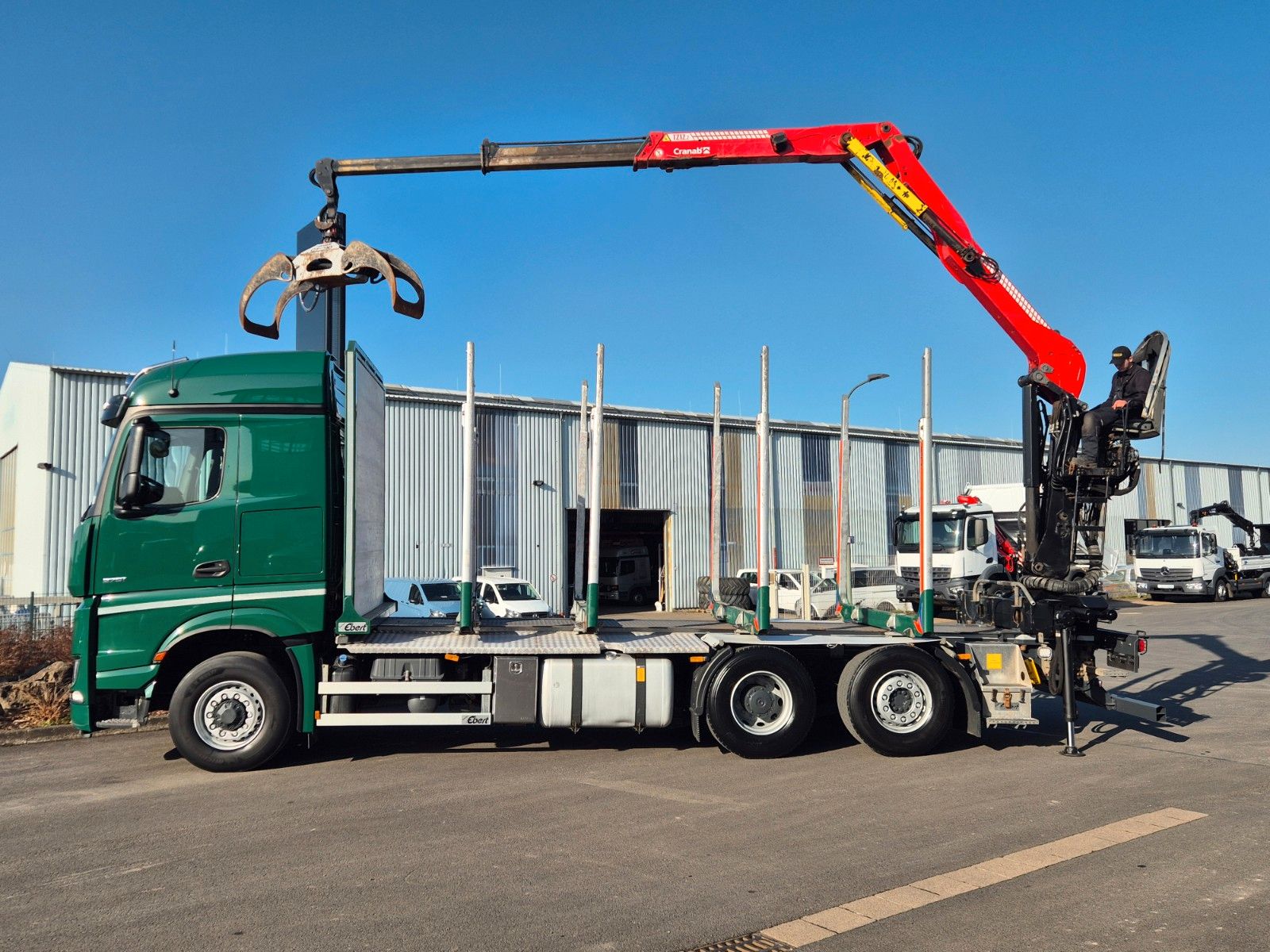 Fahrzeugabbildung Mercedes-Benz Arocs 2751 L 6x2/4 HAD Kurzholz Cranab TZ12.2