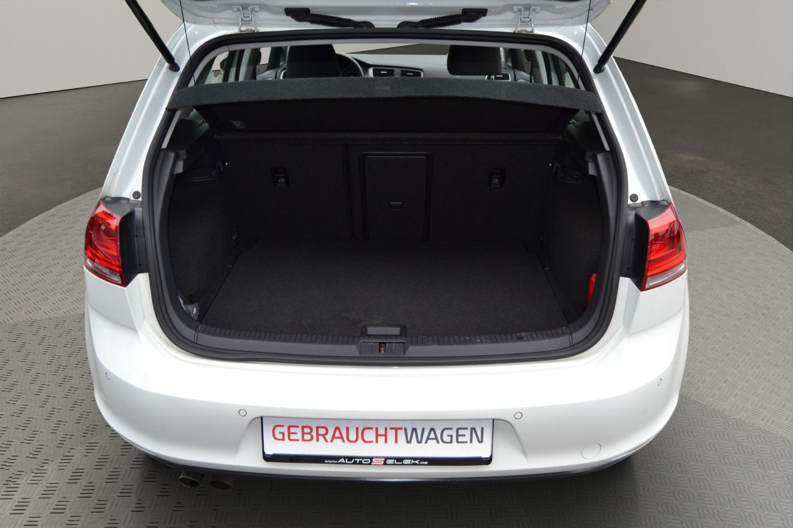 Fahrzeugabbildung Volkswagen Golf VII Lim. Comfortline BMT INSPEKTION TÜV NEU