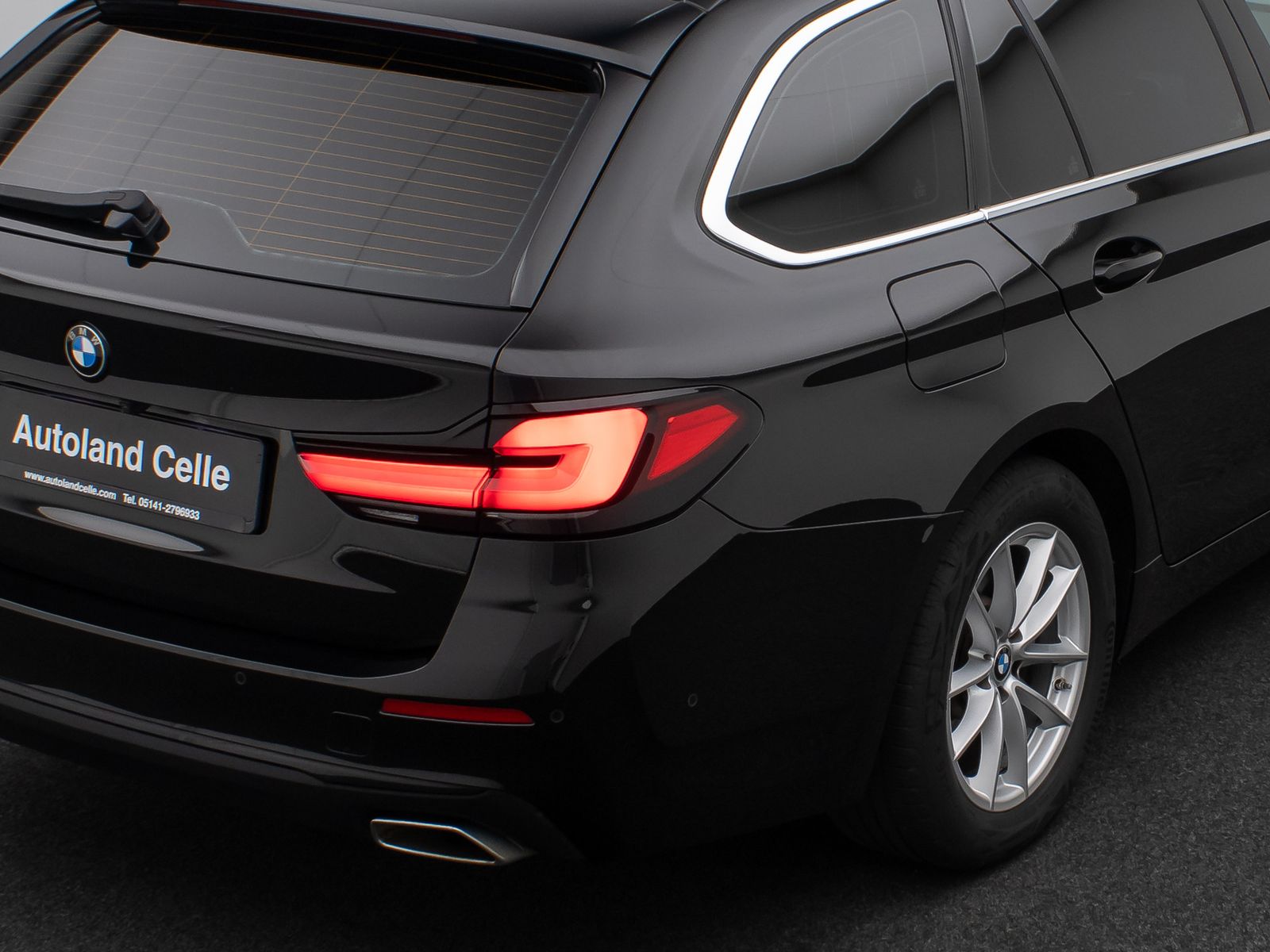 Fahrzeugabbildung BMW 520d Panoram Kamera DAB HiFi 4xKlima Leder Sport