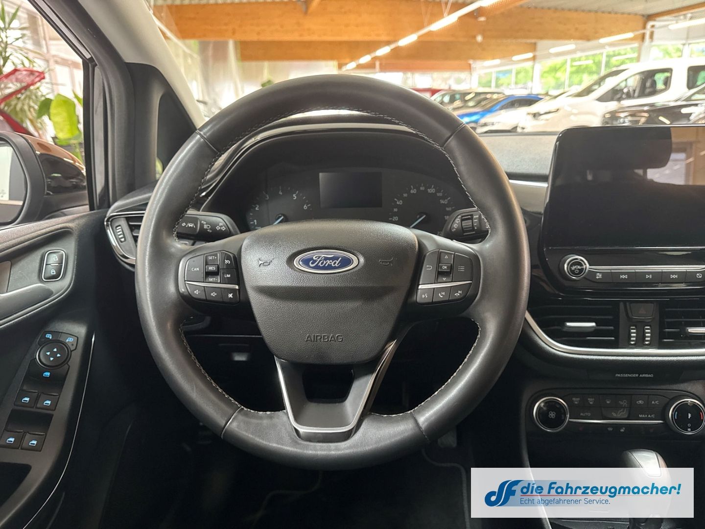 Fahrzeugabbildung Ford Fiesta Titanium Navi LED Blendfreies Fernl. Kurv