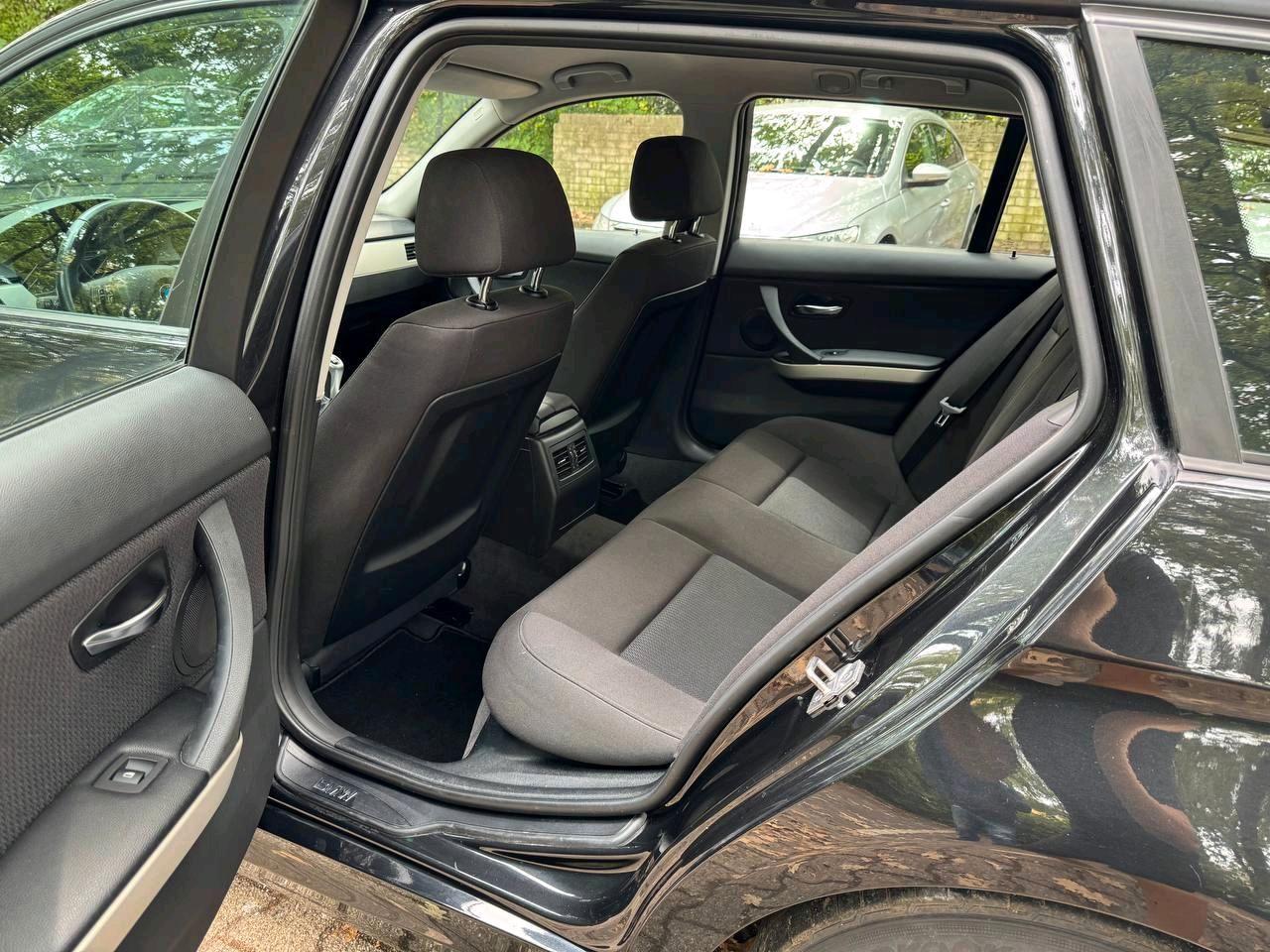 BMW 318 2012 — photo 13