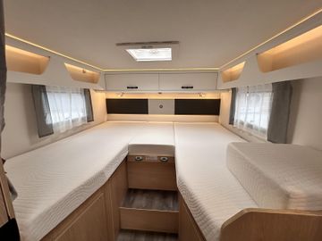 Sunlight Adventure T 68 8G-Autom Hubbett SAT Navi Kamera