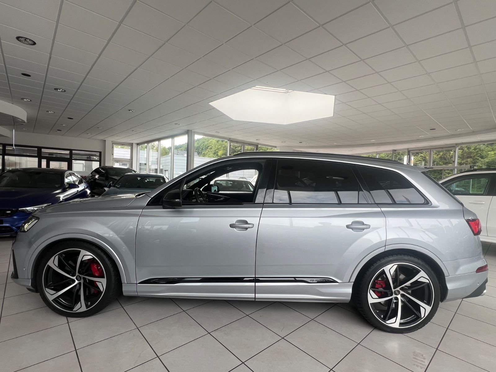 Fahrzeugabbildung Audi SQ7 4.0 TDI quattro*Head-Up * 7.SITZER*Exclusive