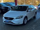 Volvo V40 Kinetic I TÜV 2027 - gebrauchte Volvo V40 aus dem Jahr 2015