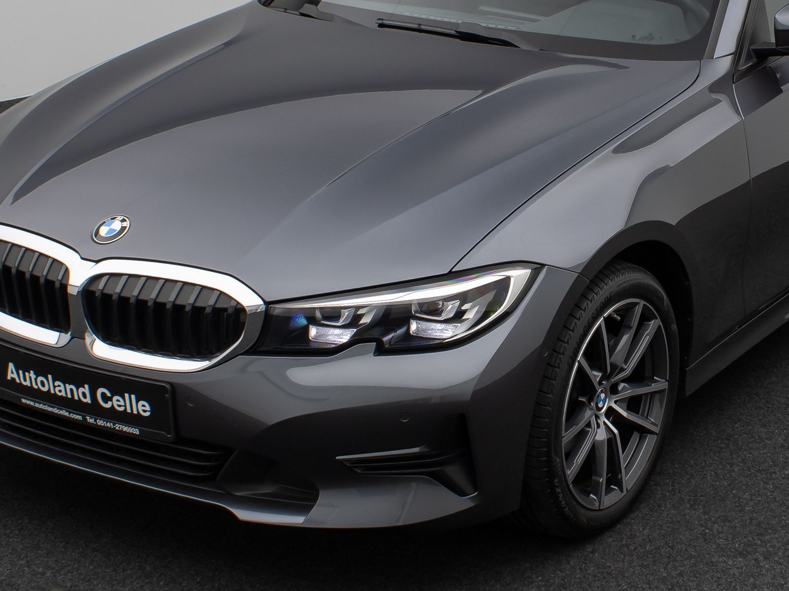 Fahrzeugabbildung BMW 318d Kamera DAB Sport Alarm Geschwindigkeitsreg