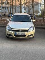 Opel Astra Auto 1.9 - Opel Astra aus 2004 mit Diesel-Antrieb