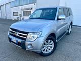 Mitsubishi Pajero 3.2 DI-D aut. Instyle 119.000k - graue Mitsubishi Pajero