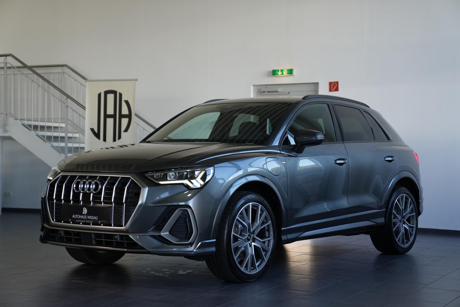 Audi Q3 45 TFSI e S line *AUT*NAV*LED* imagem 3