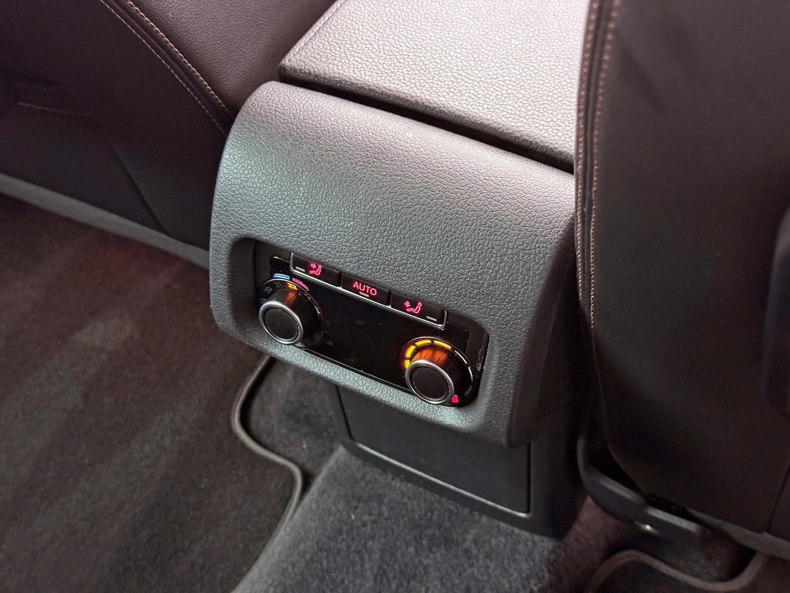 Fahrzeugabbildung SEAT 2.0 TDI*4DRIVE*7-SITZ*DCC*E-ST*STHZG*MASSAGE*AHK