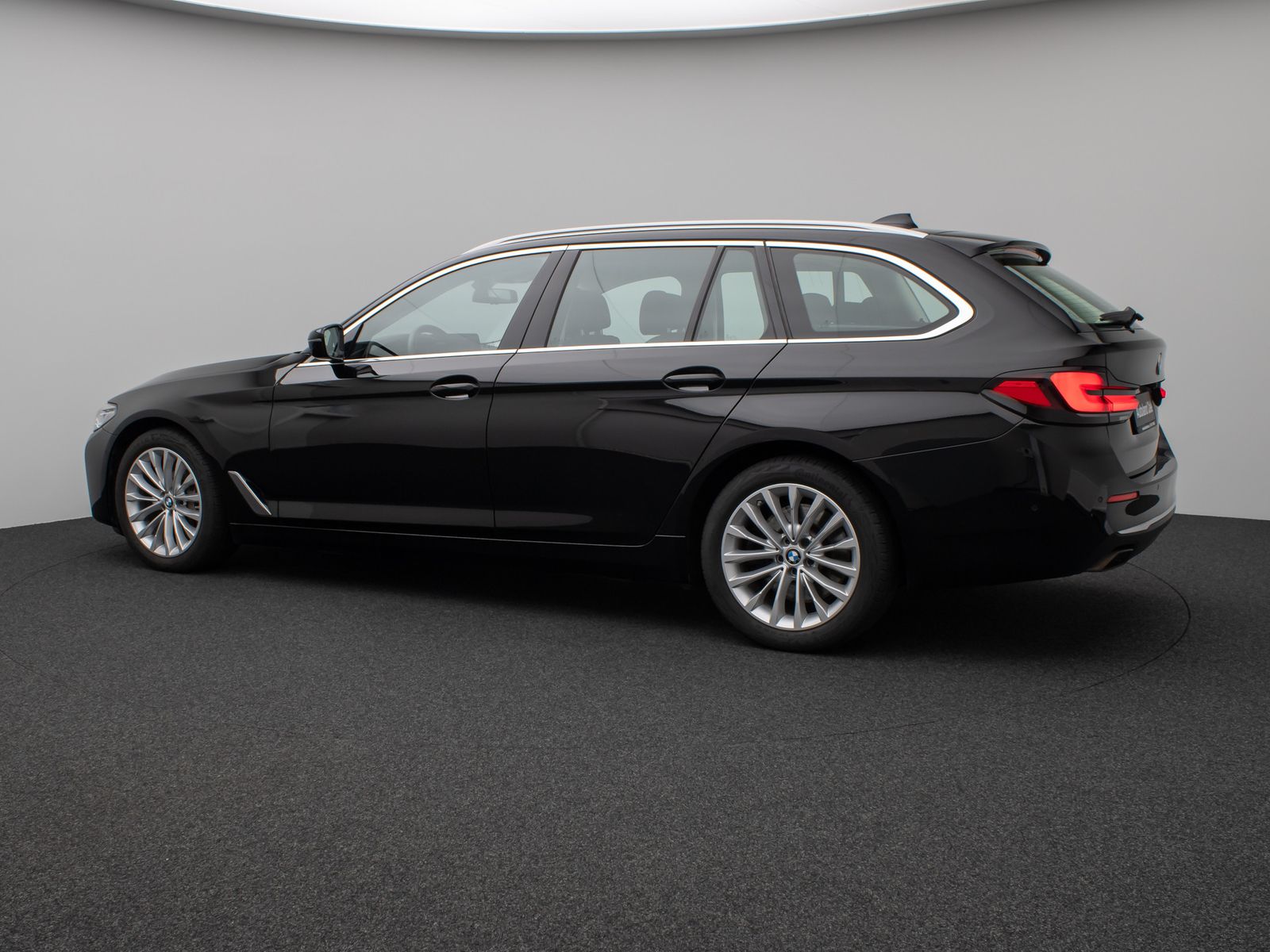 Fahrzeugabbildung BMW 540d xD Luxury Line Kamera HUD DAB ACC Alarm LED