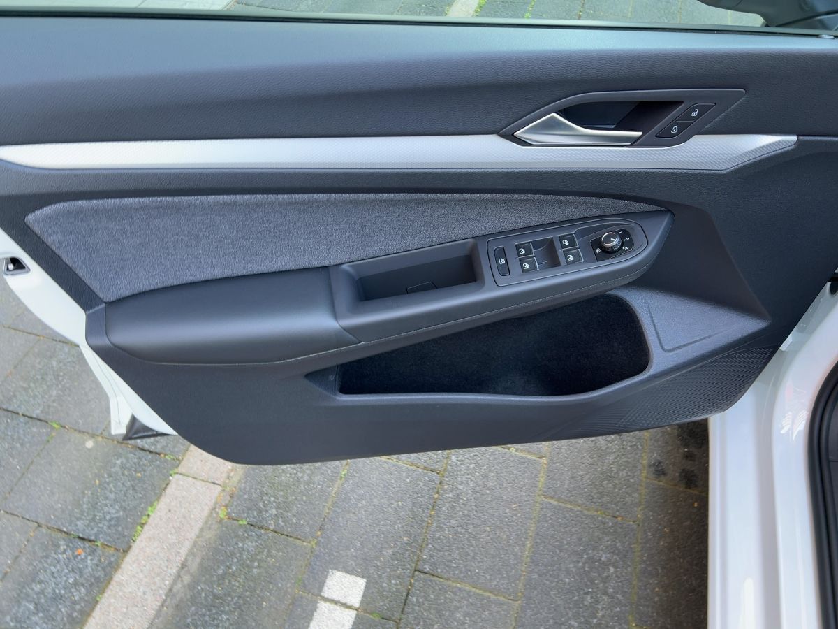 Volkswagen Golf VIII Move 1.0 eTSI DSG Kamera Sitzheizung foto 17