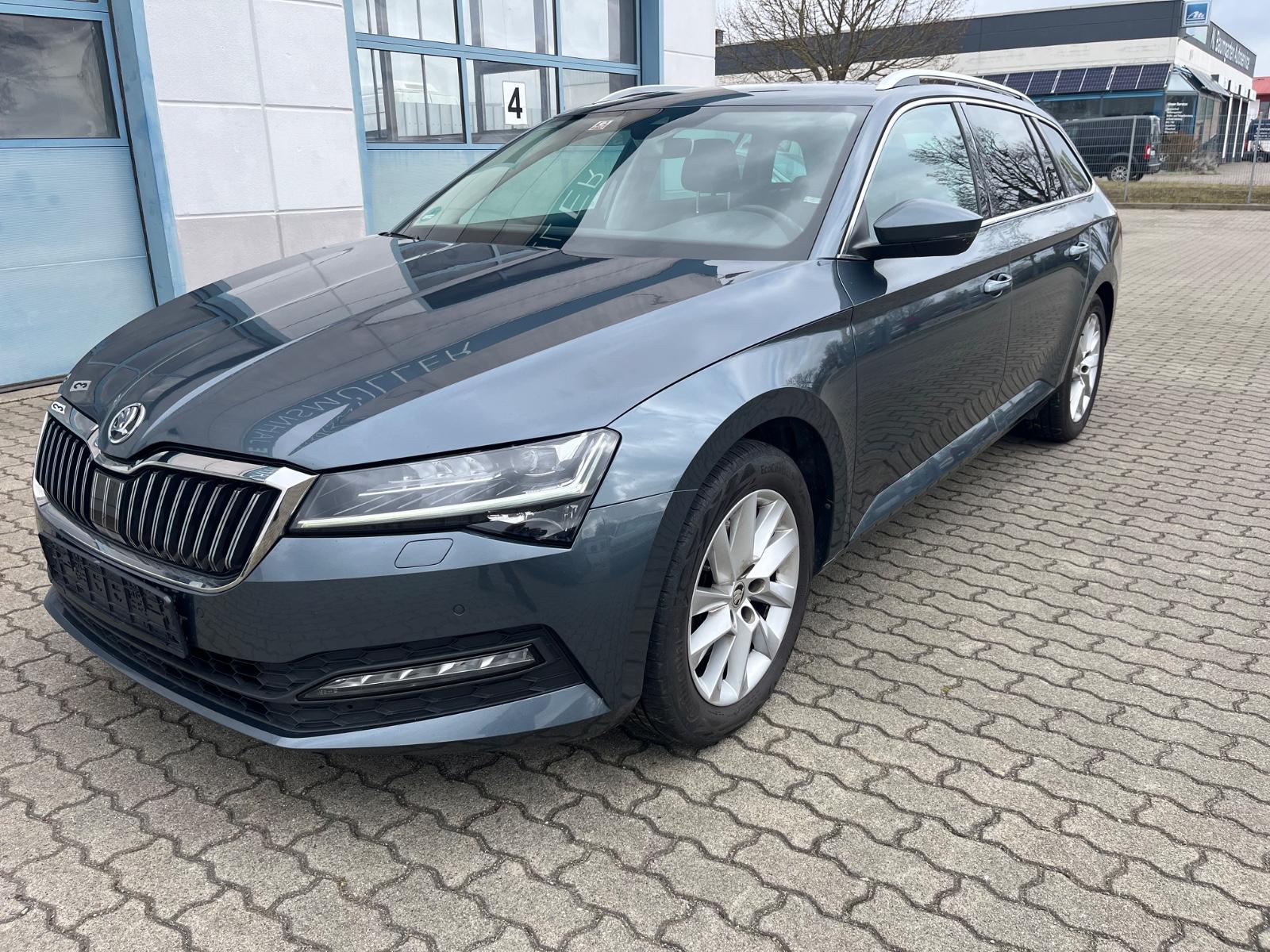 Skoda Superb Combi Ambition DSG 8-fach bereift, Navi