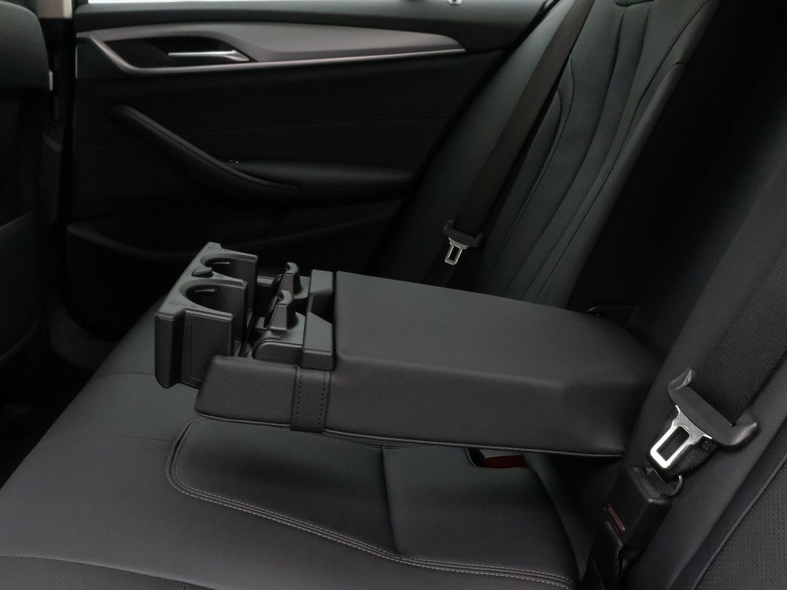 Fahrzeugabbildung BMW 530e Kamera DAB HiFi Leder 4xKlima Alarm 18Zoll