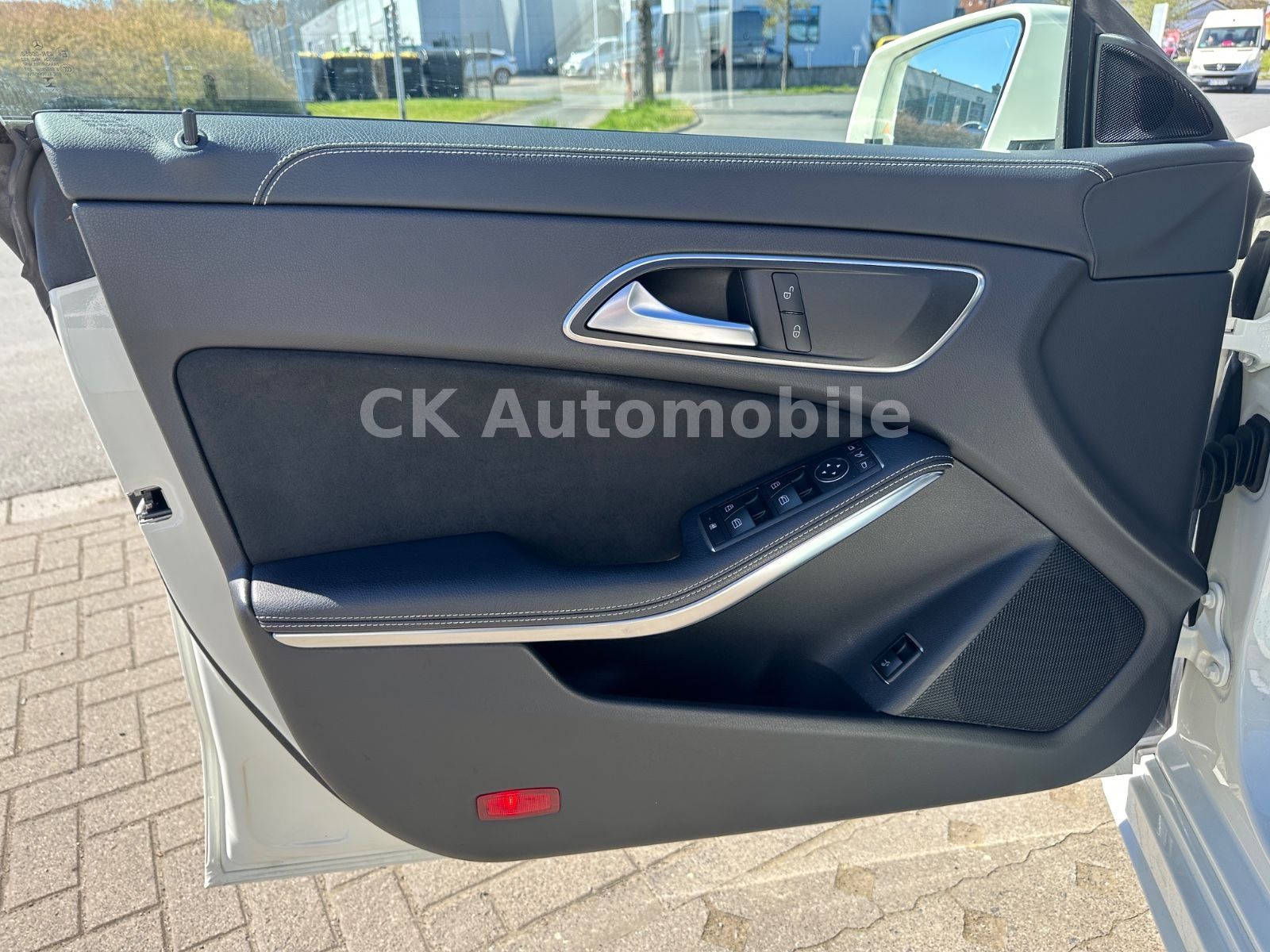 Fahrzeugabbildung Mercedes-Benz CLA220d Shooting Brake Peak Edition/Navi/LED/Kam