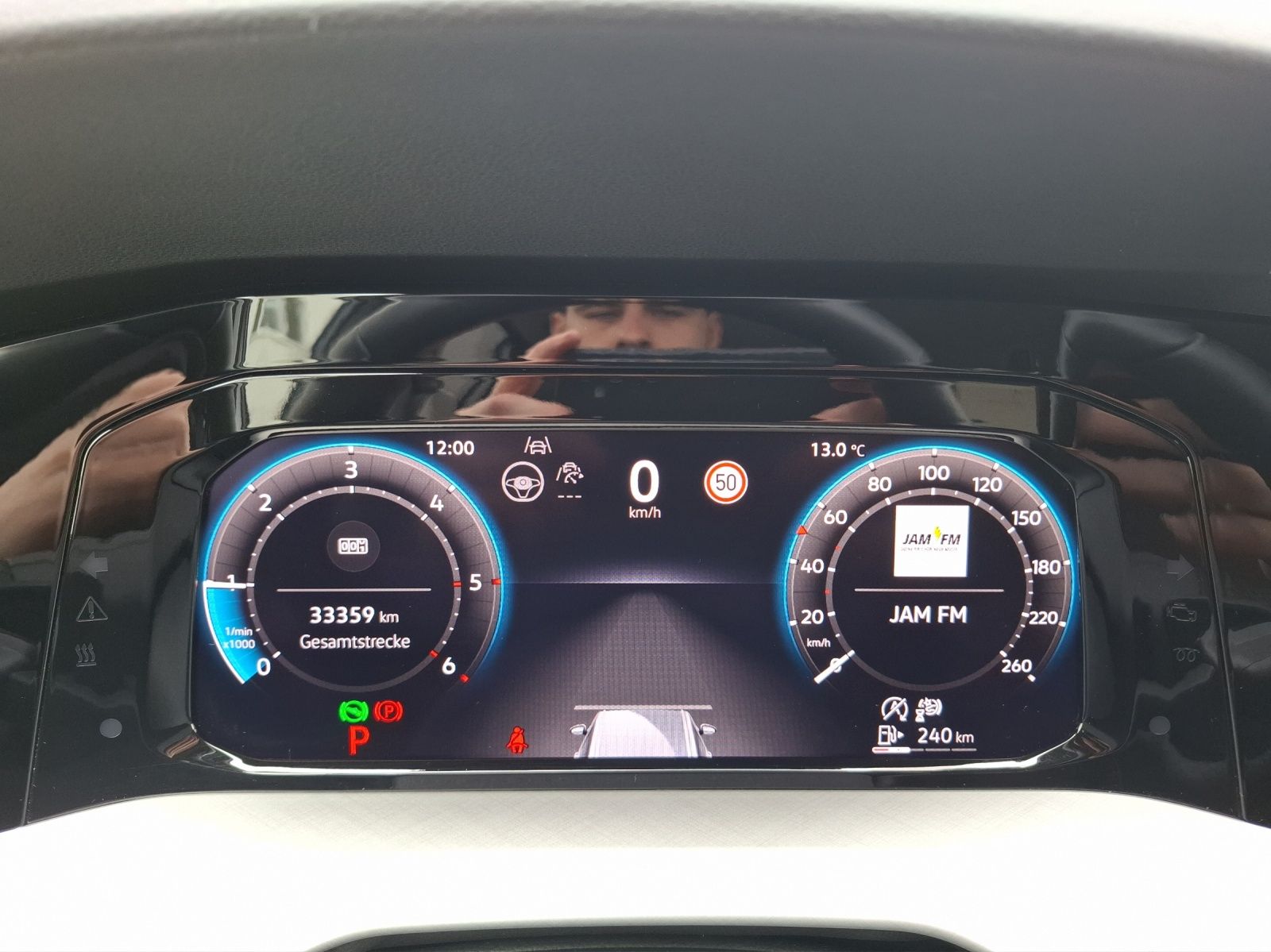 Fahrzeugabbildung Volkswagen Golf VIII Variant TDI Life DSG LED Navi AID HUD