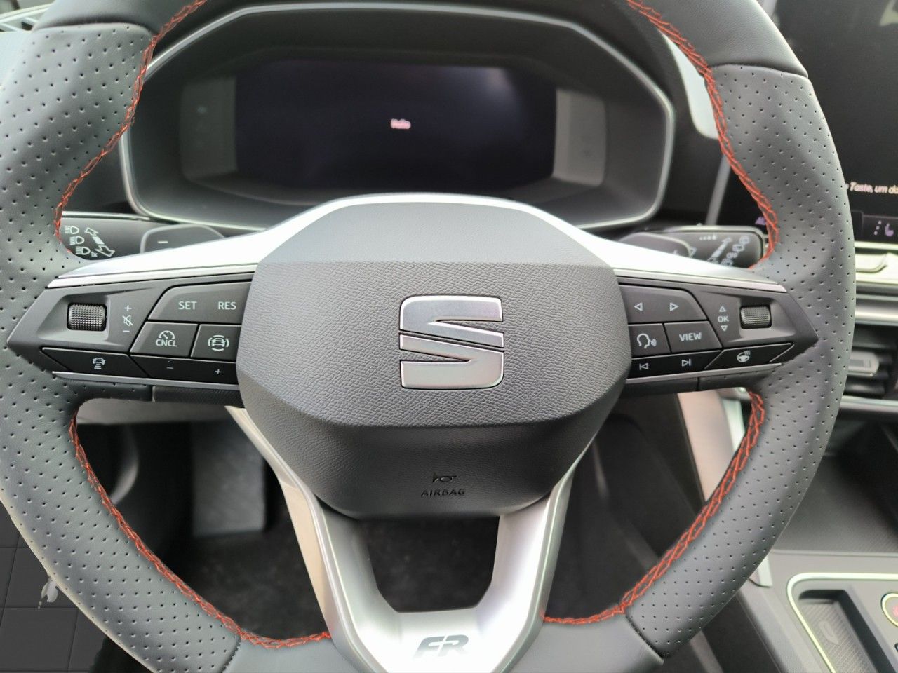 Fahrzeugabbildung SEAT Leon Sportstourer 1.5 eTSI 110 kW FR
