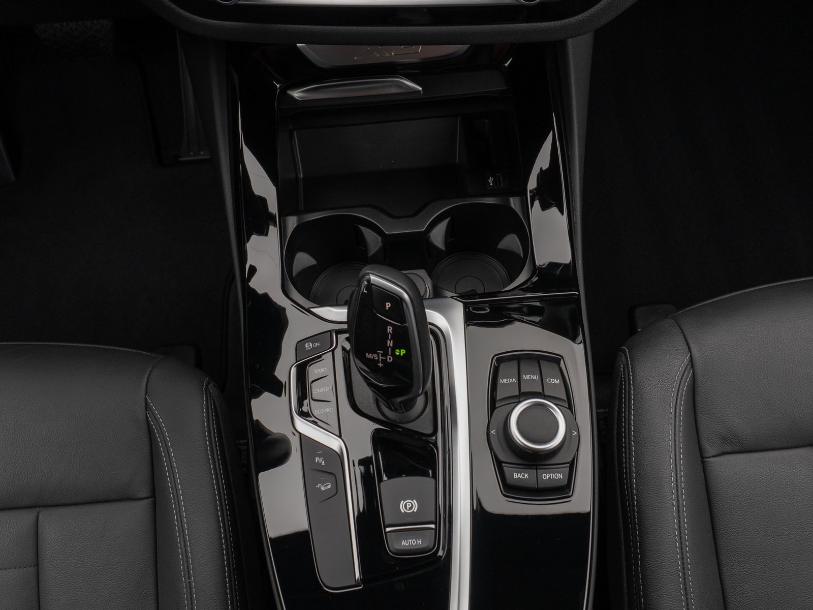 Fahrzeugabbildung BMW X3 xD20i ADVANTAGE DAB GeschwindigReg PDC Leder