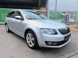 Skoda Octavia Combi Ambition ALU* AC* SERVICE HEFT* - Skoda Octavia Gebrauchtwagen in Nürnberg