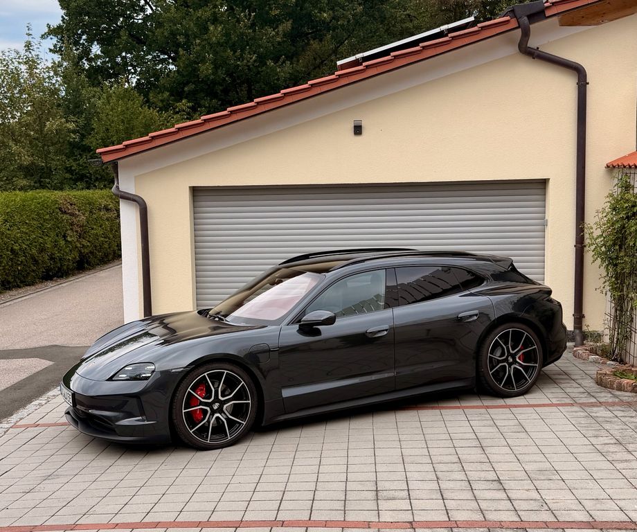 Image of Porsche Taycan