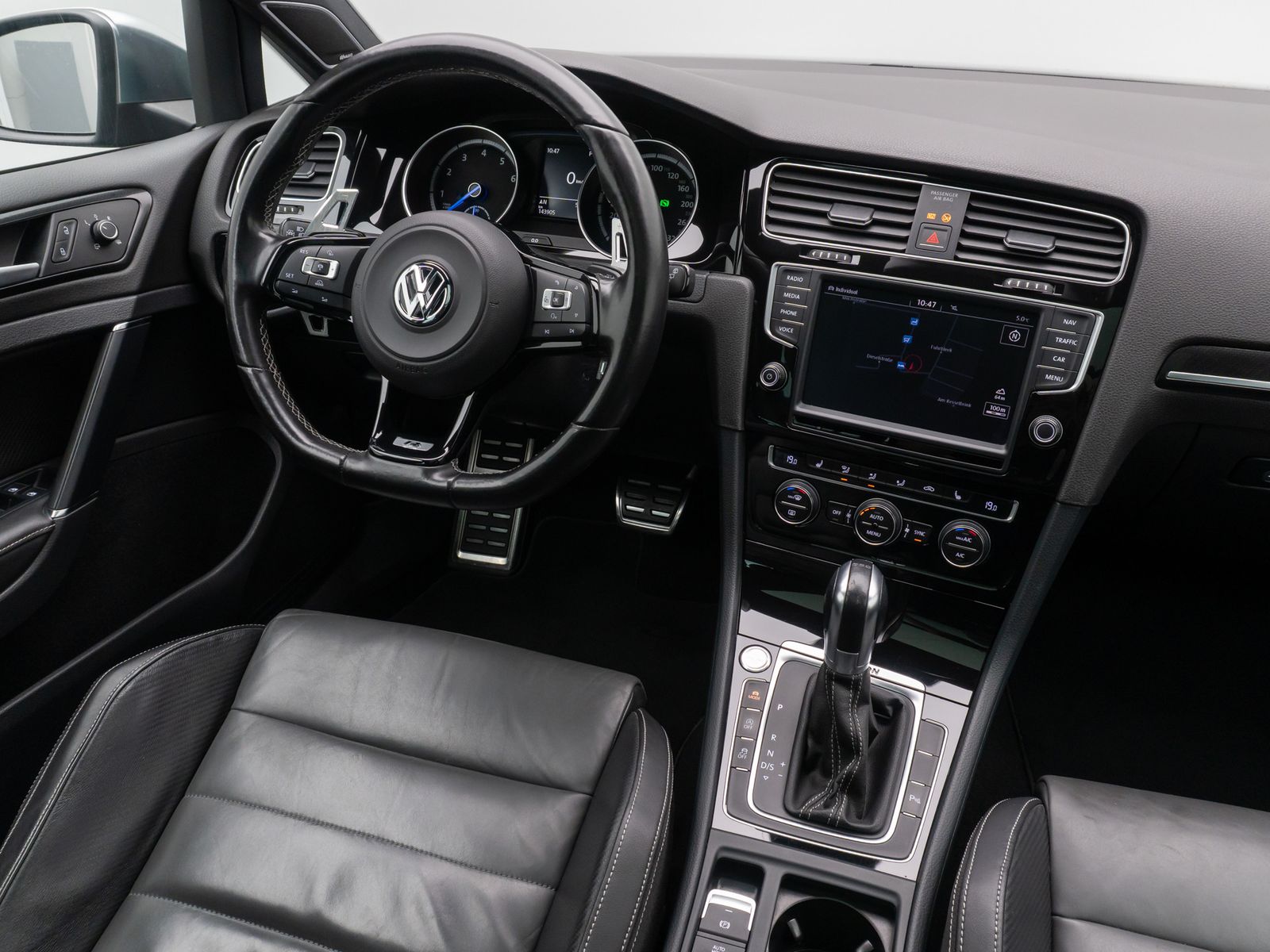 Fahrzeugabbildung Volkswagen Golf R BMT 4Motion Kamera ACC DYNAUDIO Panorama