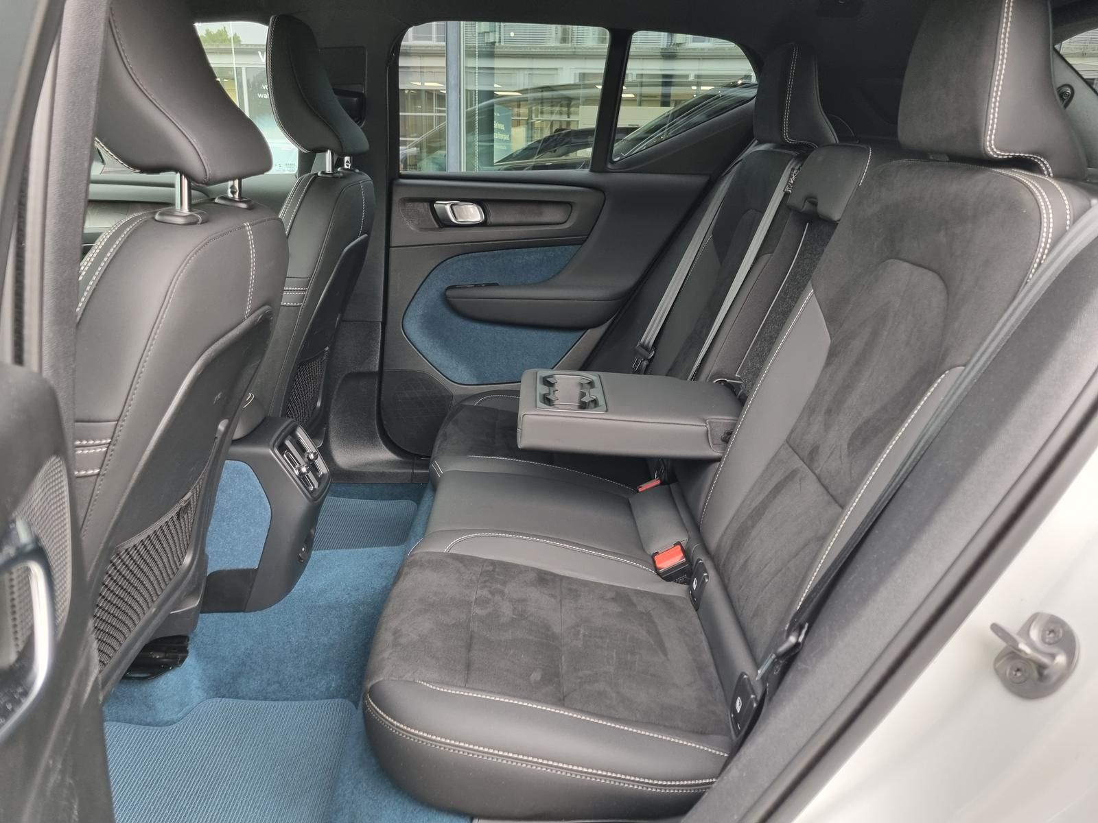 Fahrzeugabbildung Volvo XC40 Single Extended Plus 'Ganzjahresreifen'