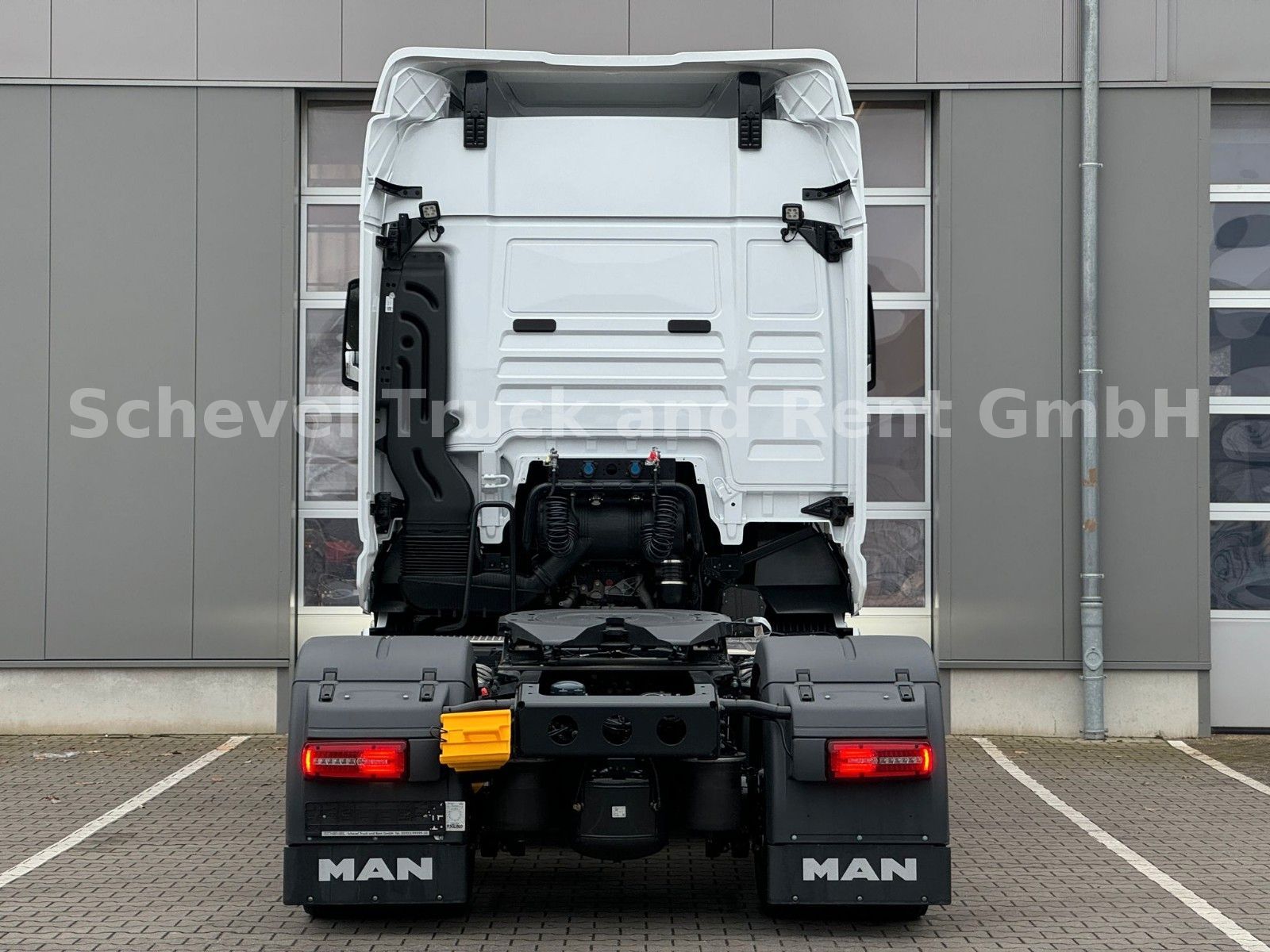 Fahrzeugabbildung MAN TGX 18.480 BL SA GM ACC LDW ADR Retarder