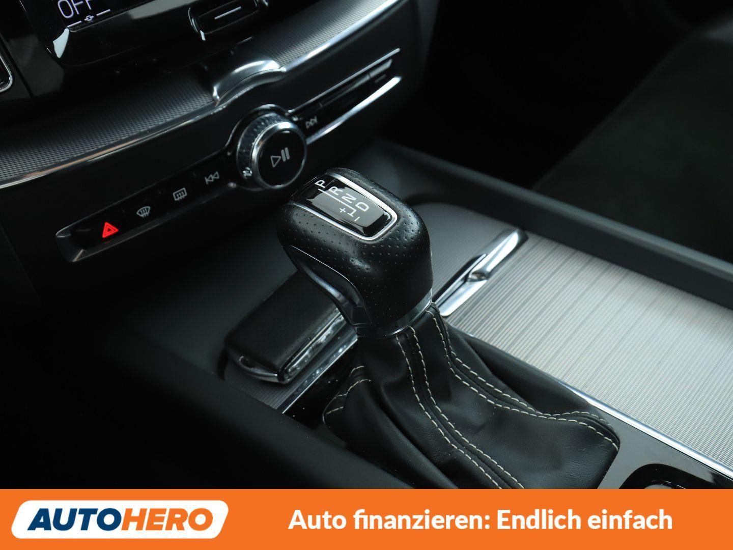 Volvo XC60 2.0 D4 R Design AWD Aut.*NAVI*LED*TEMPO*PDC