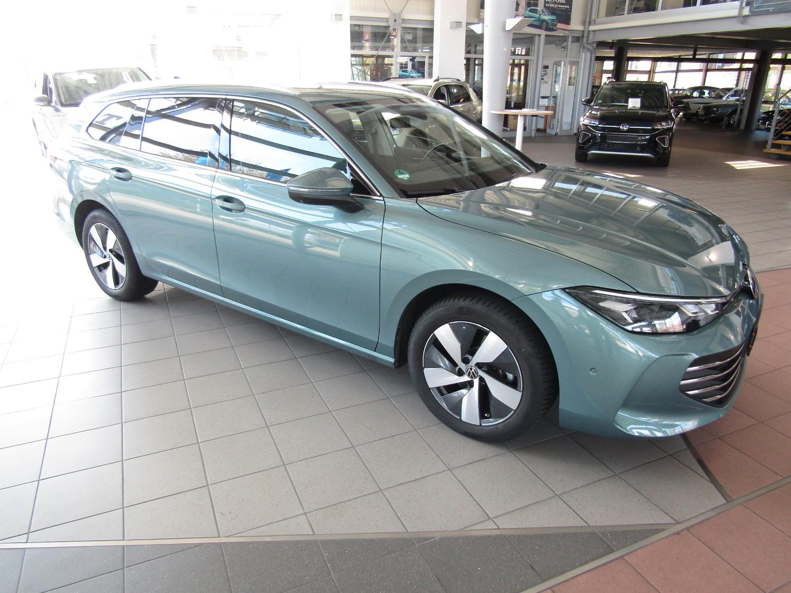 Volkswagen Passat Variant 1.5 eTSI DSG Business+AHK+ACC+DCC