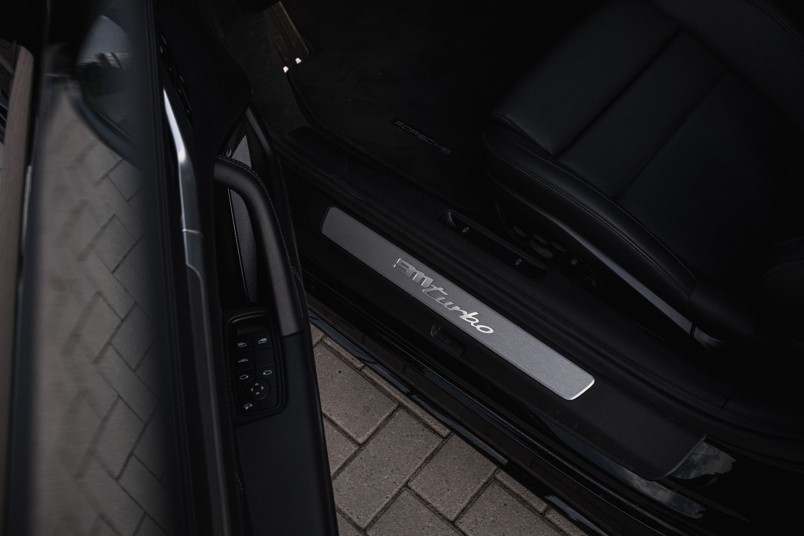 Fahrzeugabbildung Porsche 992/911 Turbo Cabrio-Lift-PDCC-LED-Burmester