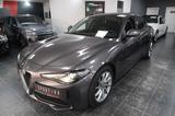 Alfa Romeo Giulia Super*Carplay*Bi-Xenon*Acc*Blis*Pano*8Fac - Alfa Romeo Giulia: Limousine