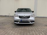Lancia Voyager 2.8 MultiJet 16v Silver Automatik Silver - Lancia Voyager aus 2013