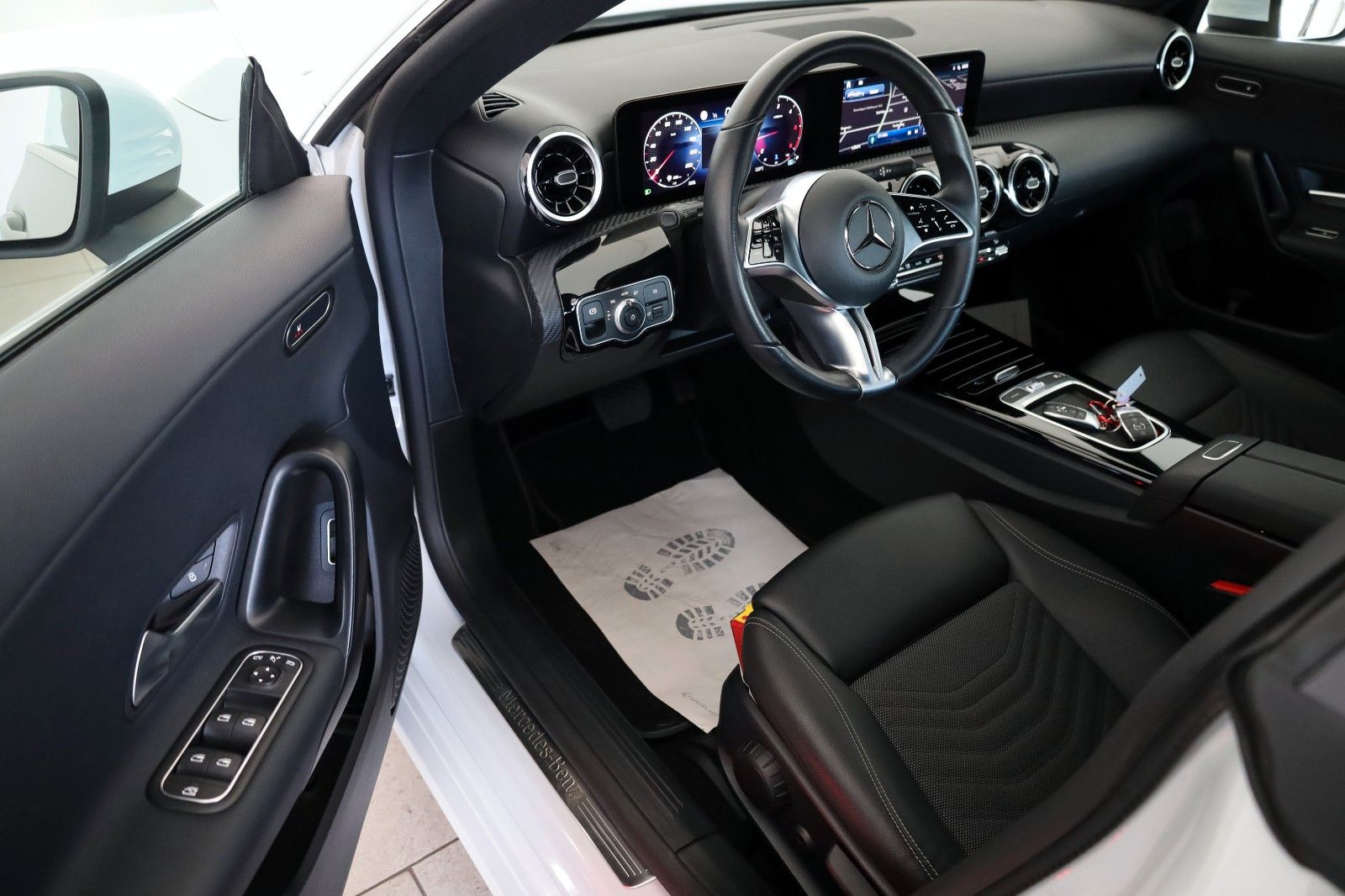 Fahrzeugabbildung Mercedes-Benz CLA 200 d Coupè,T.Leder,Navi,Kamera,SH,Facelift!