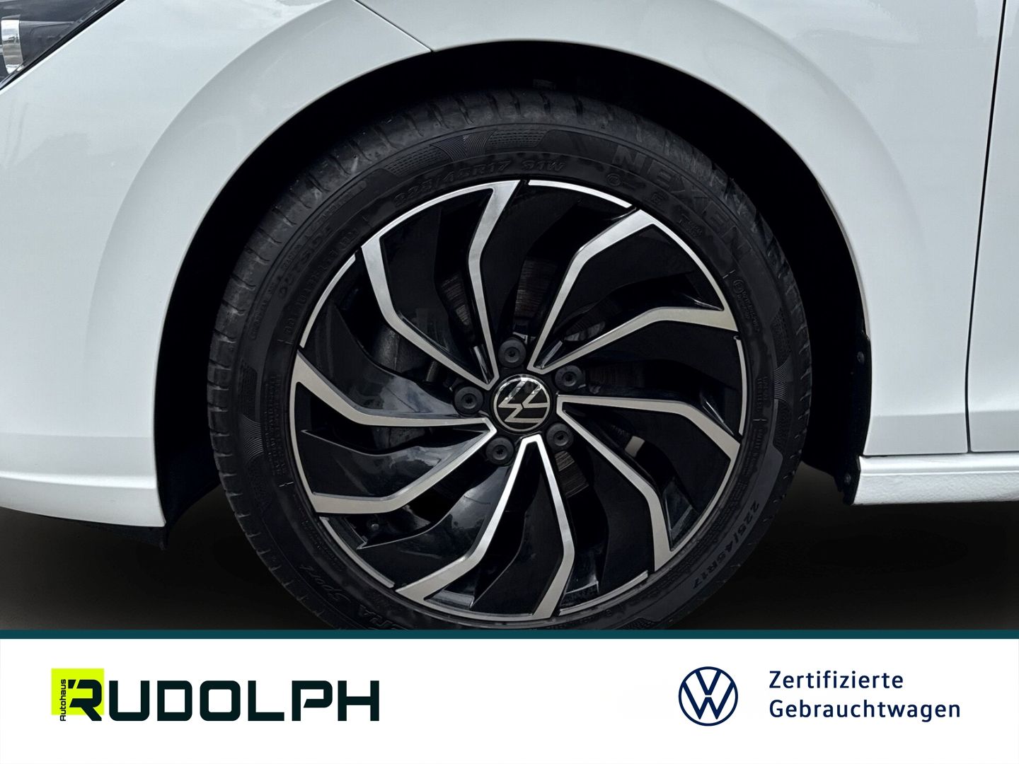 Volkswagen Golf VIII Move 1.0 eTSI DSG LED SHZ ACC Navi Fer foto 8