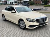Mercedes-Benz E 200 d *Automatik*Kamera*PDC*LED*Klima*Euro 6 - mit Diesel-Antrieb: Beige, Vollleder, Limousine