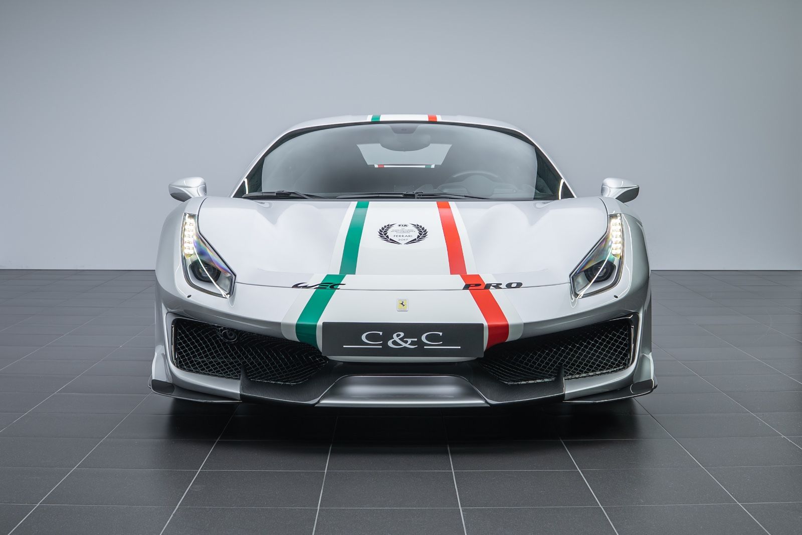 Fahrzeugabbildung Ferrari 488 Pista Piloti TOP/1. HD/LIMITED/CARBON/NEW
