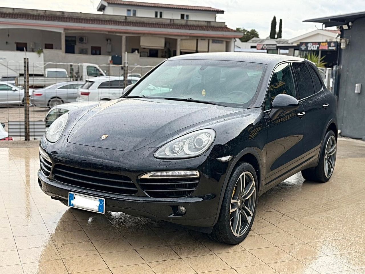 Porsche Cayenne - 1