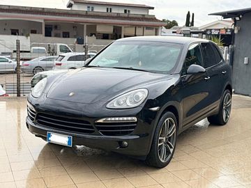 Porsche Cayenne - 1