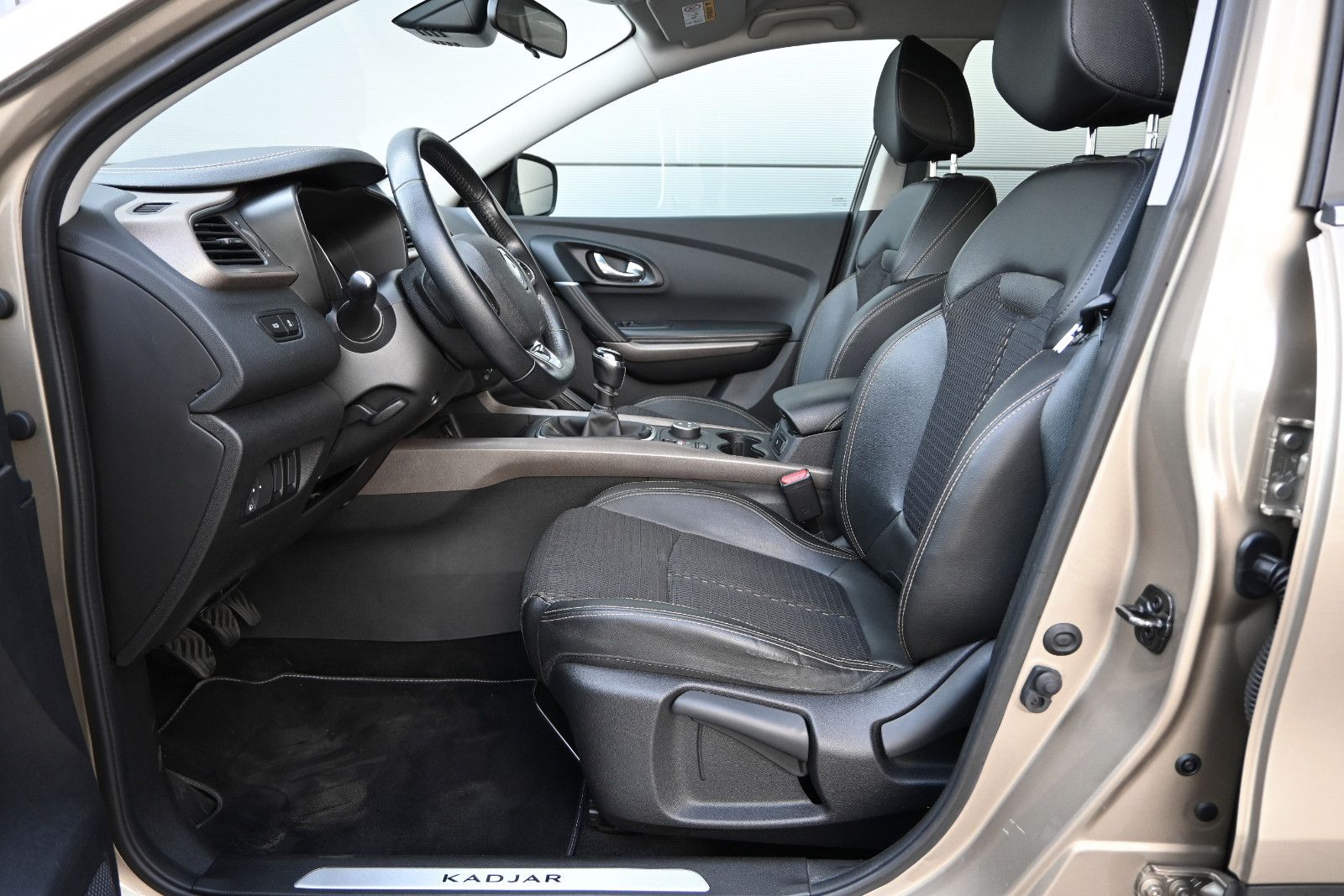 Fahrzeugabbildung Renault Kadjar ENERGY 1,2 TCe 130 XMOD °AHK°NAVI°KEYLESS