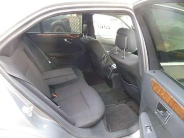 Mercedes E 200 - 11