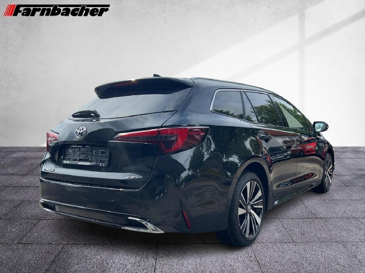 Fahrzeugabbildung Toyota Corolla TS 2,0 Hybrid Teamplayer + Technik-Paket