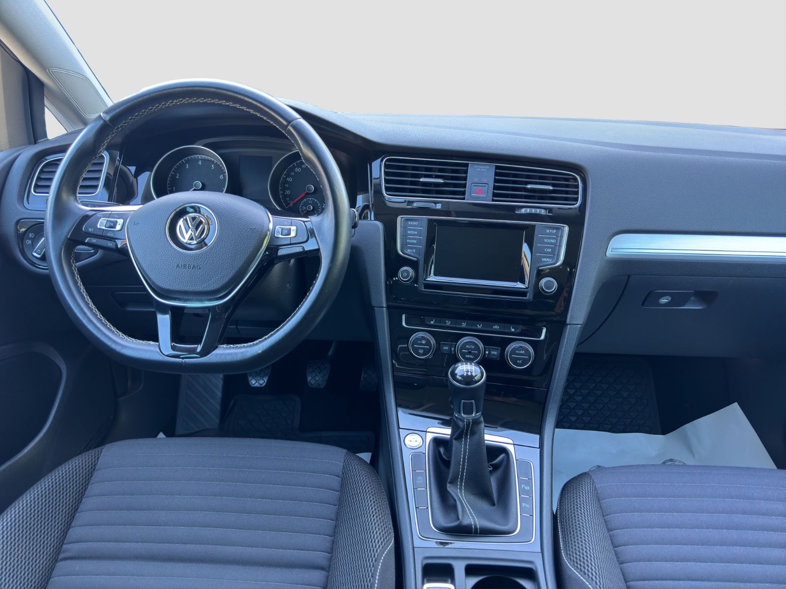 Fahrzeugabbildung Volkswagen Golf VII Lim. BMT/Klimaautom./Sitzhz./PDC/Tempo.